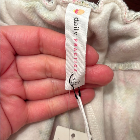 NWT Anthropologie Daily Practice Zola Jogger Printed Edition: Neutral Floral, XL - Picture 11 of 13